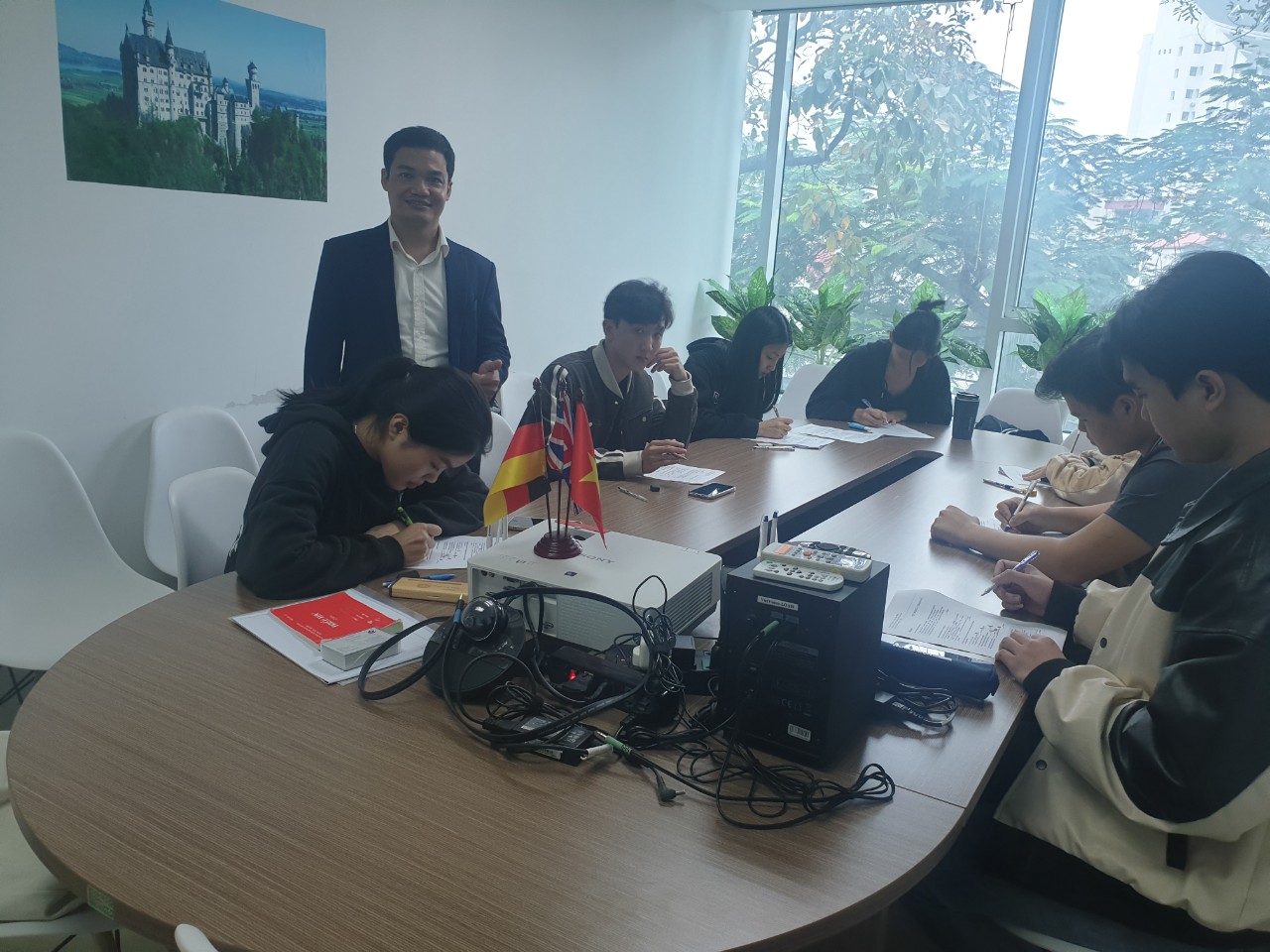 Học viên học tiếng Đức tại Vietvisiong