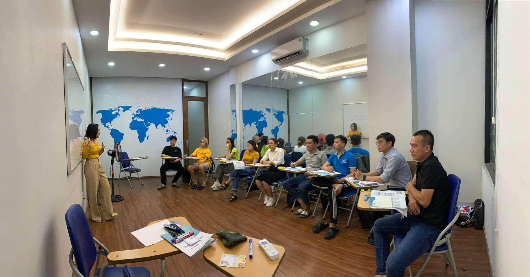 Một buổi học của trung tâm ngoại ngữ Aten